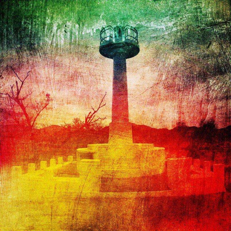 【岡山県笠岡市】太陽の広場にある灯台にレトロな色。